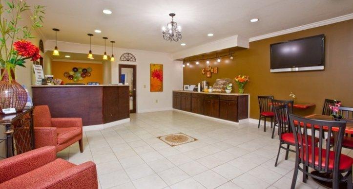 Oyo Hotel Augusta Downtown Ngoại thất bức ảnh