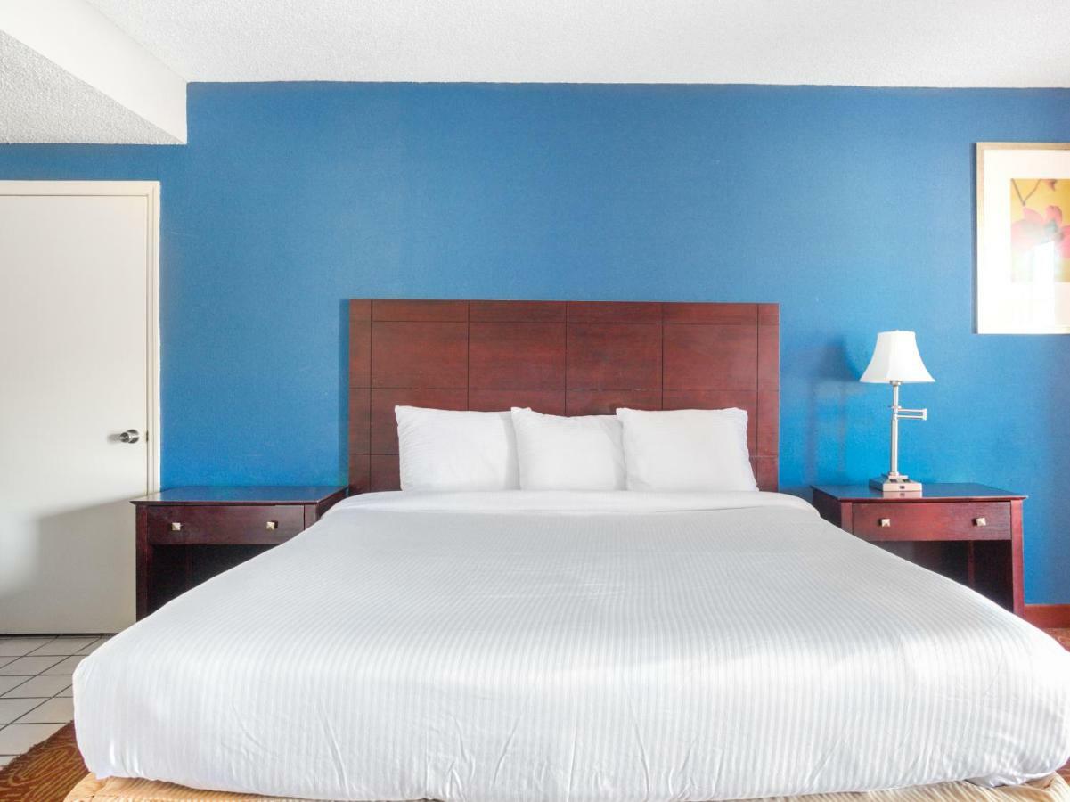 Oyo Hotel Augusta Downtown Phòng bức ảnh